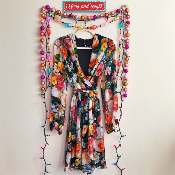 LF Dresses & Skirts - ✨ LF Leslie Fay Floral Flowy Mini Dress ✨